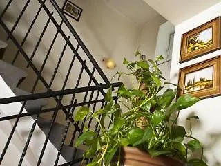 Linovo With Free Parking Отель 3*