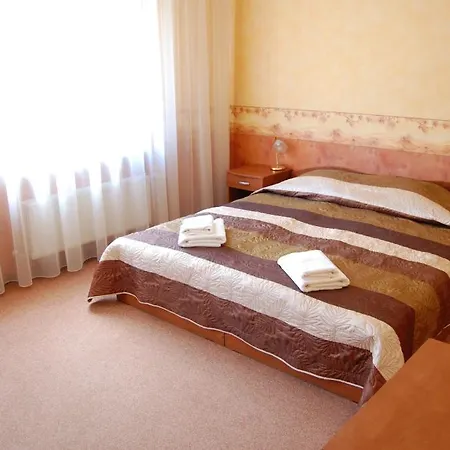 Hotel Linovo With Free Parking