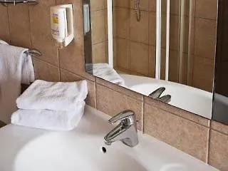 Hotel Linovo With Free Parking