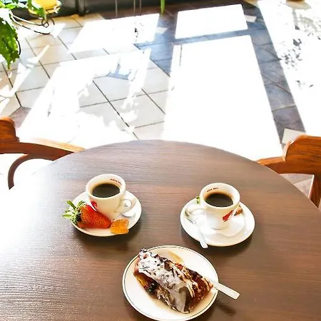 Linovo With Free Parking Hotell 3*