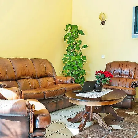 Hotel Linovo With Free Parking